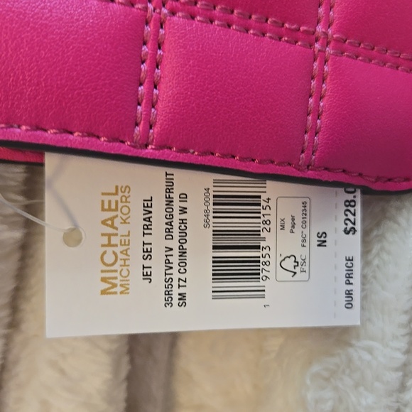 Michael Kors Fuchsia Quilted Id/coin Holder NWT - Picture 2 of 4